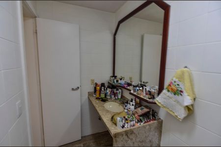 Apartamento à venda com 192m², 4 quartos e 3 vagas Apartamento à venda com 192m², 4 quartos e 3 vagasBanheiro da Suíte 2