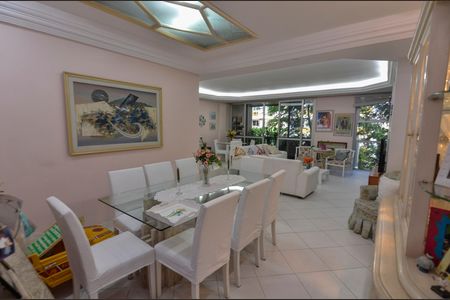 Apartamento à venda com 192m², 4 quartos e 3 vagas Apartamento à venda com 192m², 4 quartos e 3 vagasSala