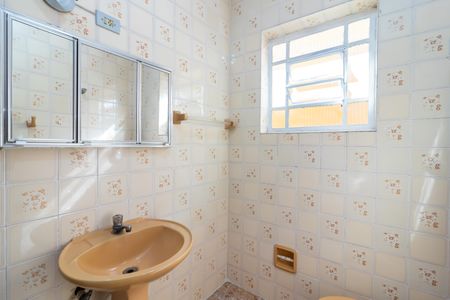 Casa à venda com 120m², 3 quartos e 2 vagasBanheiro 2