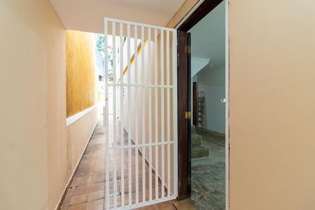 Casa à venda com 120m², 3 quartos e 2 vagasCorredor Lateral