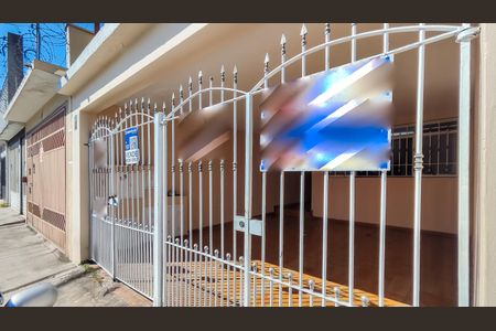 Casa à venda com 120m², 3 quartos e 2 vagasFachada