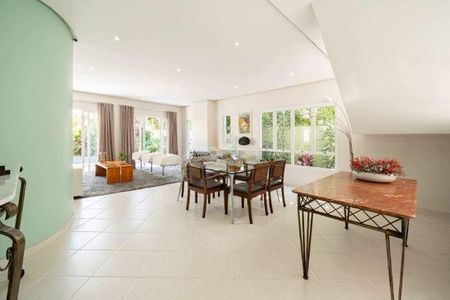 Casa à venda com 4 quartos, 278m² em Residencial Tres (Alphaville), Santana de Parnaíba