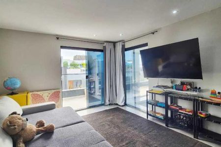 Casa de condomínio à venda com 320m², 4 quartos e 2 vagas