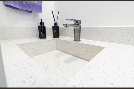 Apartamento à venda com 85m², 2 quartos e 1 vaga Apartamento à venda com 85m², 2 quartos e 1 vagaBanheiro da Suíte 2