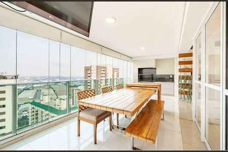 Apartamento à venda com 3 quartos, 212m² em Alphaville Industrial, Barueri