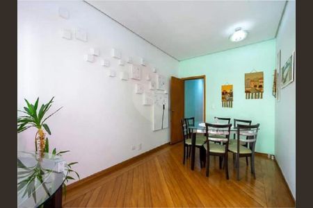 Casa à venda com 6 quartos, 263m² em Água Branca, São Paulo