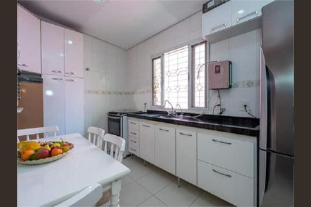 Casa à venda com 263m², 6 quartos e 5 vagas