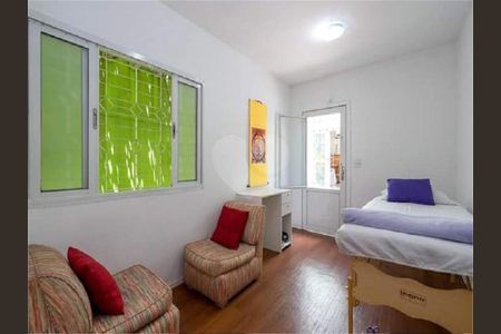 Casa à venda com 6 quartos, 263m² em Água Branca, São Paulo