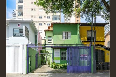 Casa à venda com 263m², 6 quartos e 5 vagas