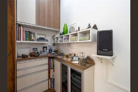 Casa à venda com 263m², 6 quartos e 5 vagas