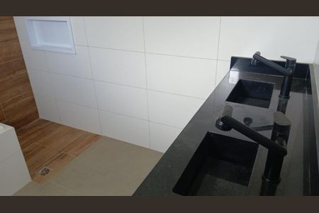 Casa de condomínio à venda com 360m², 5 quartos e 4 vagas
