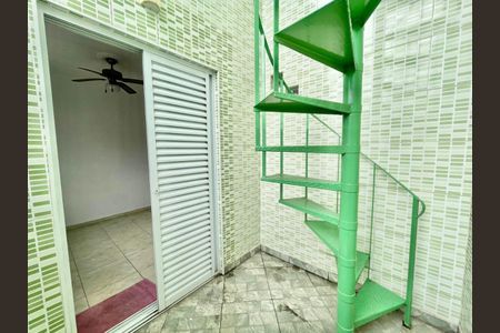 Foto 17 de casa à venda com 3 quartos, 125m² em Jardim Teresa, São Paulo