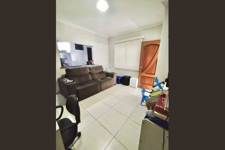Foto 01 de casa à venda com 3 quartos, 125m² em Jardim Teresa, São Paulo