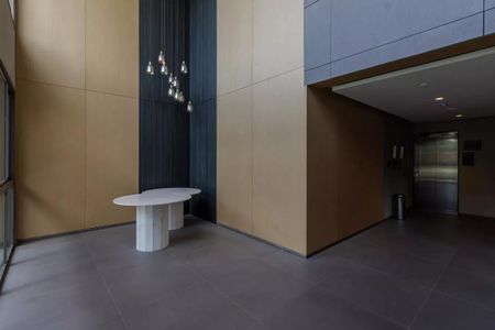 Apartamento à venda com 160m², 2 quartos e 3 vagasPátio com mesa e iluminação moderna, com vista para a cidade.