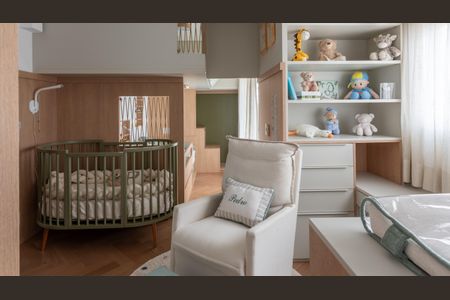 Apartamento à venda com 160m², 2 quartos e 3 vagasCama de bebe com cortina e armário de madeira, com um sofá e uma cadeira de balanço.