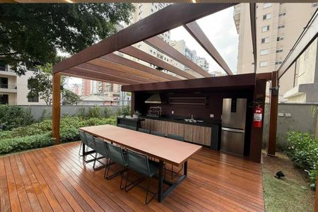 Apartamento à venda com 160m², 2 quartos e 3 vagasVaranda com churrasqueira e mesa de jantar, com vista para a cidade.