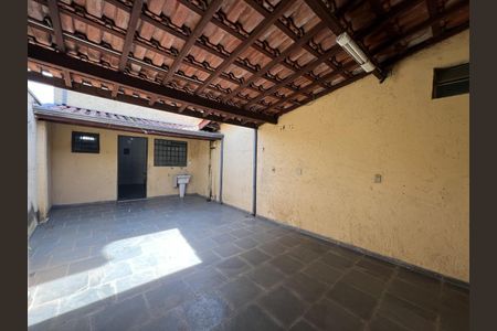 Casa à venda com 145m², 5 quartos e 4 vagas Casa à venda com 145m², 5 quartos e 4 vagasFoto 06