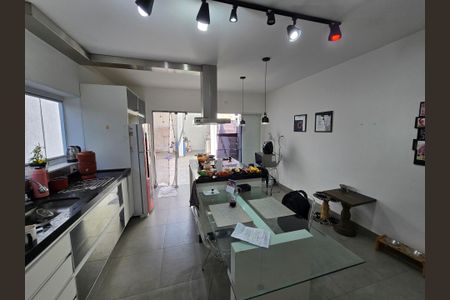 Casa à venda com 3 quartos, 190m² em Jardim São Paulo, São Paulo