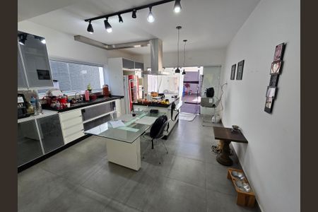 Casa à venda com 3 quartos, 190m² em Jardim São Paulo, São Paulo