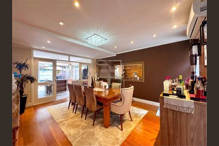 Casa à venda com 374m², 5 quartos e 2 vagas