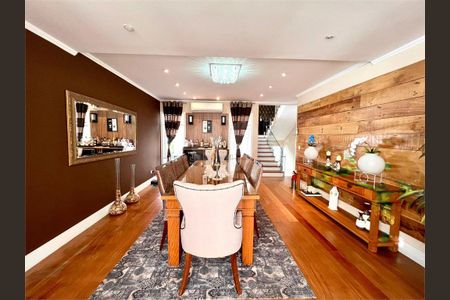 Casa à venda com 374m², 5 quartos e 2 vagas