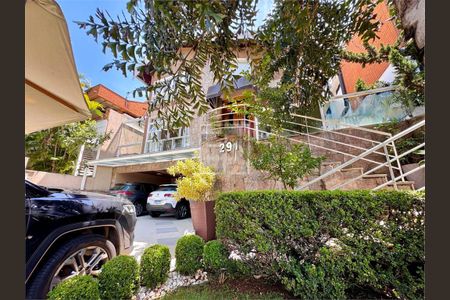 Casa à venda com 374m², 5 quartos e 2 vagas