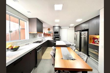 Casa à venda com 374m², 5 quartos e 2 vagas