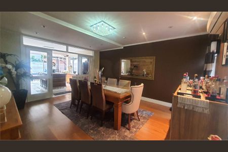 Casa à venda com 374m², 5 quartos e 2 vagas