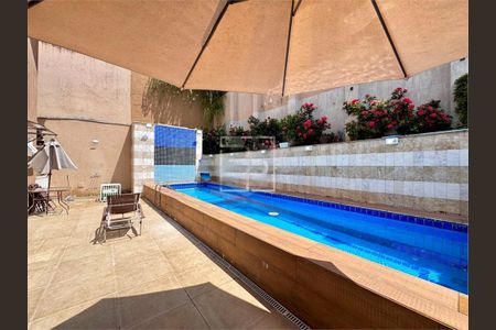 Casa à venda com 374m², 5 quartos e 2 vagas