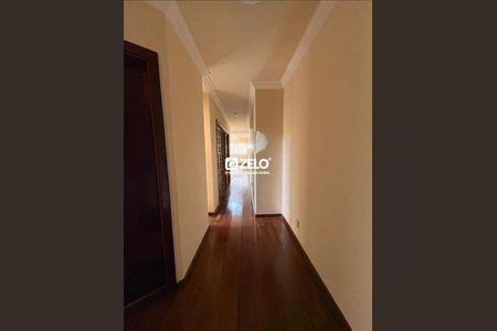 Casa à venda com 365m², 4 quartos e 4 vagasFoto 02