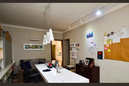 Casa para alugar com 5 quartos, 300m² em Sagrada Família, Belo Horizonte