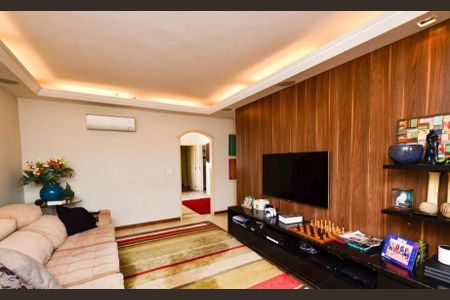 Casa para alugar com 5 quartos, 300m² em Sagrada Família, Belo Horizonte