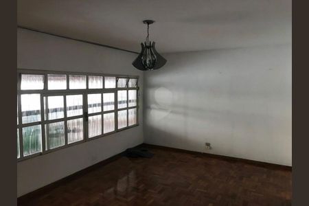 Casa à venda com 3 quartos, 300m² em Vila Mangalot, São Paulo