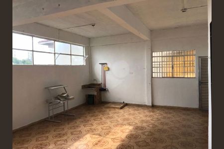 Casa à venda com 3 quartos, 300m² em Vila Mangalot, São Paulo