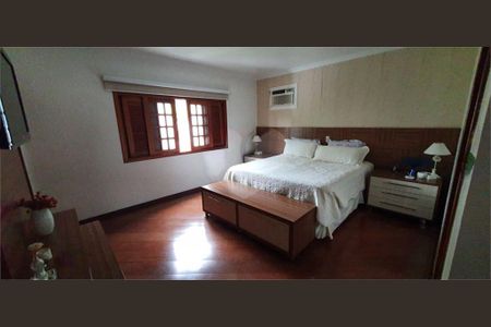 Casa à venda com 4 quartos, 400m² em São Domingos, São Paulo