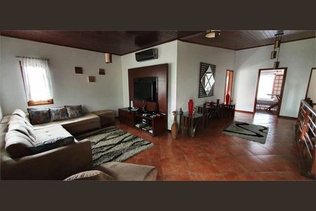 Casa à venda com 4 quartos, 400m² em São Domingos, São Paulo