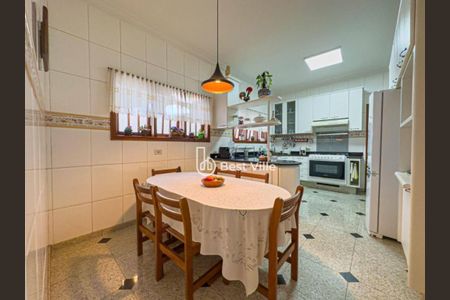 Casa à venda com 380m², 4 quartos e 4 vagas