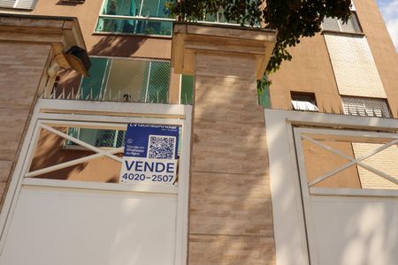 Apartamento à venda com 40m², 2 quartos e 1 vaga Apartamento à venda com 40m², 2 quartos e 1 vagaFachada