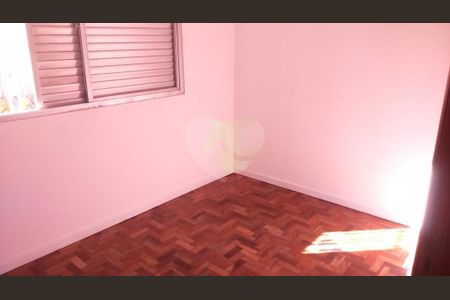 Casa à venda com 3 quartos, 220m² em Parque Sao Domingos, São Paulo