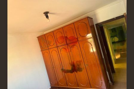 Casa à venda com 3 quartos, 200m² em Parque Maria Domitila, São Paulo