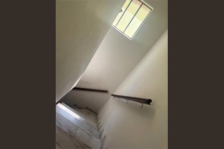 Casa à venda com 3 quartos, 200m² em Parque Maria Domitila, São Paulo