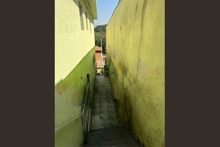 Casa à venda com 3 quartos, 200m² em Parque Maria Domitila, São Paulo