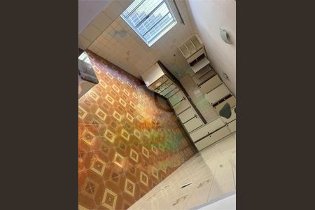 Casa à venda com 3 quartos, 200m² em Parque Maria Domitila, São Paulo