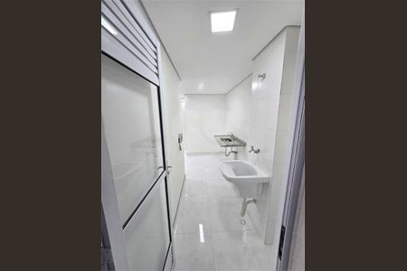 Apartamento à venda com 2 quartos, 90m² em Vila Carmosina, São Paulo