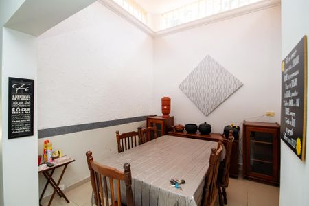 Casa de condomínio para alugar com 420m², 5 quartos e sem vaga Casa de condomínio para alugar com 420m², 5 quartos e sem vagaÁrea de Jantar Cozinha