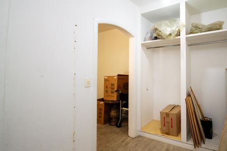 Casa de condomínio para alugar com 420m², 5 quartos e sem vaga Casa de condomínio para alugar com 420m², 5 quartos e sem vagaCloset Suíte 3