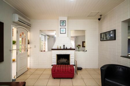 Casa de condomínio para alugar com 420m², 5 quartos e sem vaga Casa de condomínio para alugar com 420m², 5 quartos e sem vagaSala de Lareira