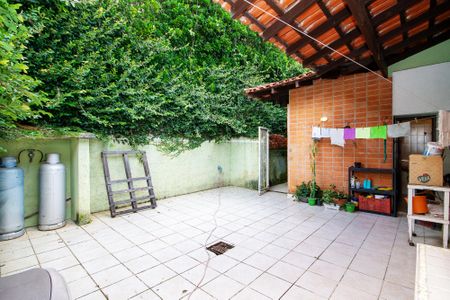 Casa de condomínio para alugar com 420m², 5 quartos e sem vaga Casa de condomínio para alugar com 420m², 5 quartos e sem vagaÁrea Externa