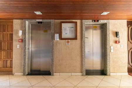 Apartamento à venda com 66m², 2 quartos e sem vagaElevador