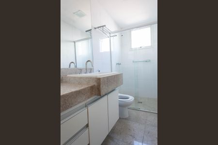 Apartamento à venda com 144m², 4 quartos e 3 vagas Apartamento à venda com 144m², 4 quartos e 3 vagasBanheiro Social